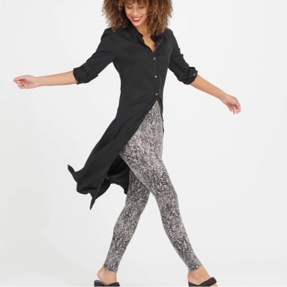 Spanx Faux Leather Snake Shine Leggings Women's Size XS New with Tags Athletic